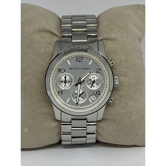 Michael Kors Runway MK5076 Women's Silver Stainless Steel Analog Dial Watch RQ44 - Picture 3 of 12